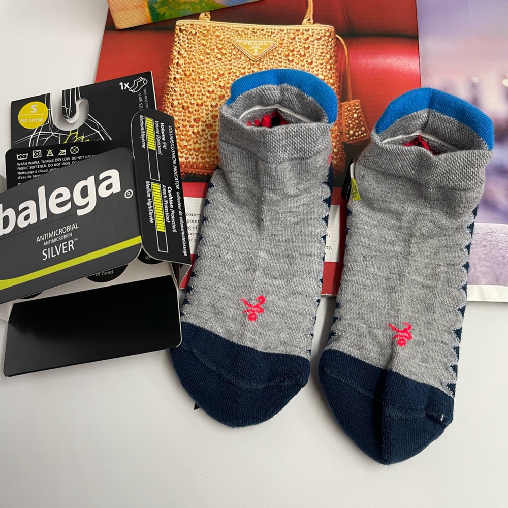 NWT balega women’s SILVER NO SHOW TAB